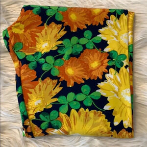 New! Women’s LULAROE floral shamrock ☘️ leggings OS